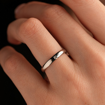 Обручальное кольцо из белого золота с бриллиантом 212-010-329