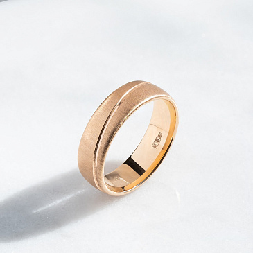 Обручальное кольцо из красного золота с алмазной гранью 500-000-022